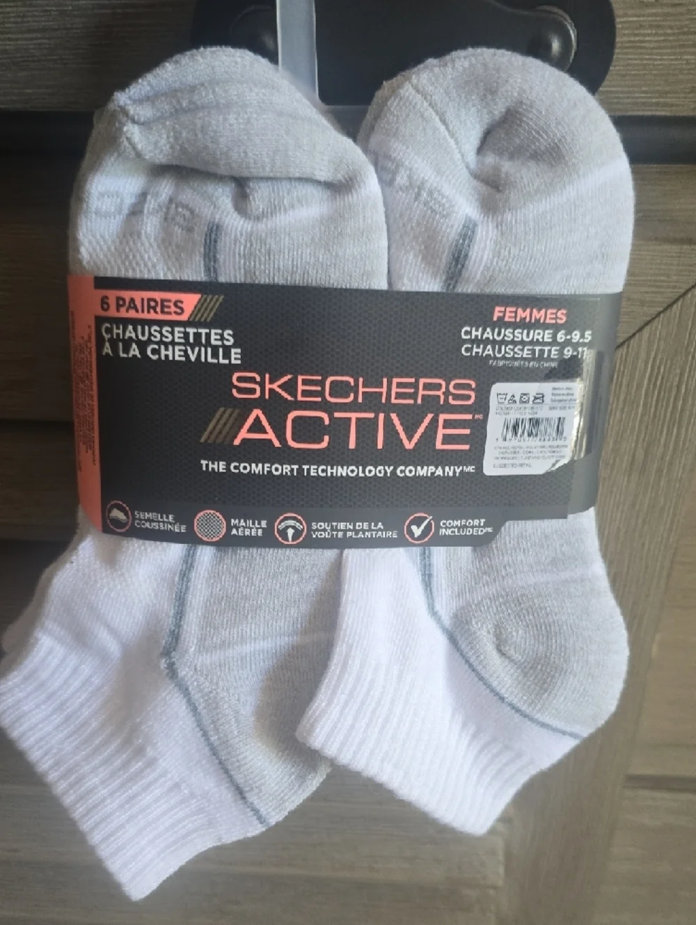 Skechers Active Women's White Quarter Crew Athletic Socks - Gray Accent (6 Pair)
